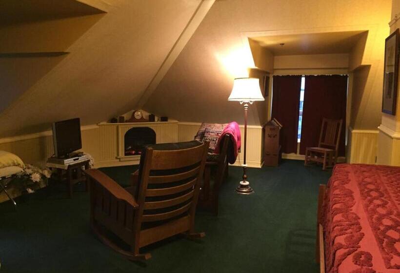 חדר דחוקס עם מיטת קינג, Alaska's Capital Inn Bed And Breakfast