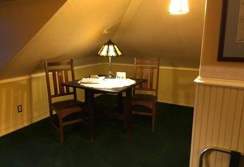 غرفة ديلوكس سرير كينج, Alaska's Capital Inn Bed And Breakfast