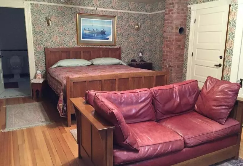 キングサイズベッドのスタンダードルーム, Alaska's Capital Inn Bed And Breakfast