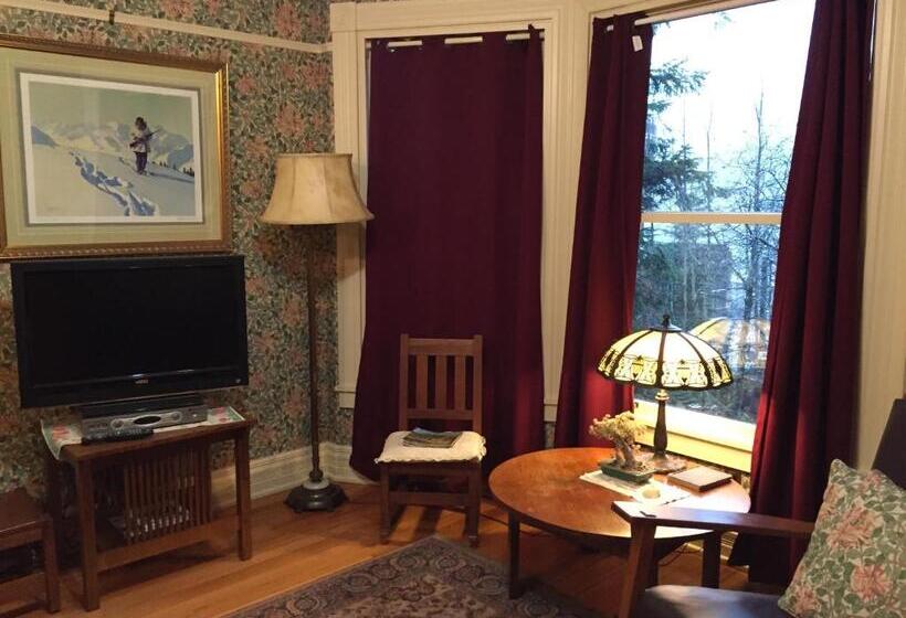 스탠다드 룸 킹사이즈 침대, Alaska's Capital Inn Bed And Breakfast