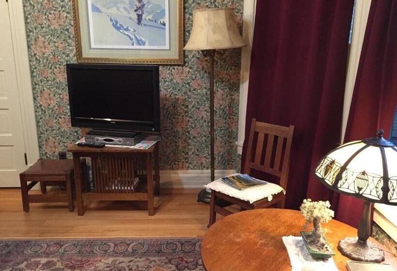 غرفة قياسية سرير كينج, Alaska's Capital Inn Bed And Breakfast