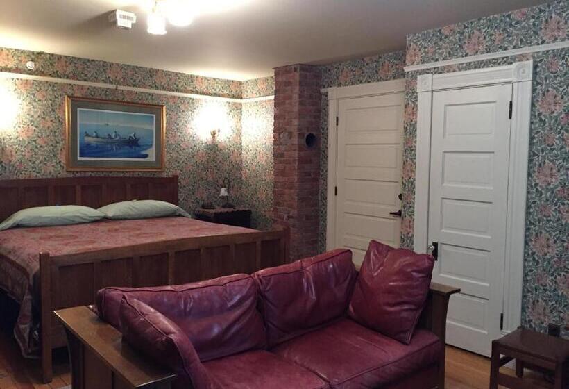 스탠다드 룸 킹사이즈 침대, Alaska's Capital Inn Bed And Breakfast