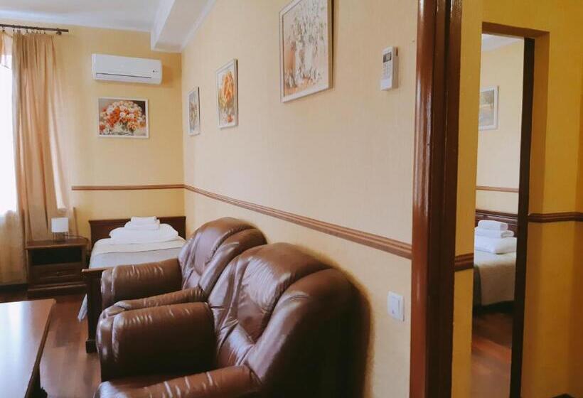 סוויטה, Korona