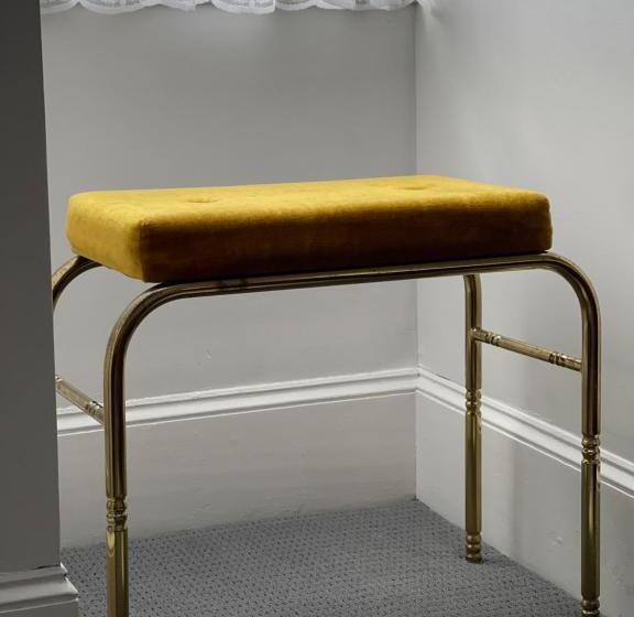 غرفة قياسية, Cambridge House