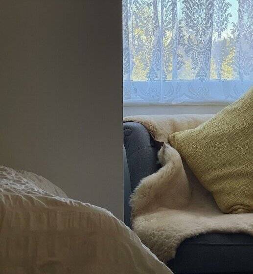 غرفة قياسية, Cambridge House