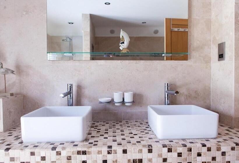 デラックススイート, Birch House Bed & Breakfast