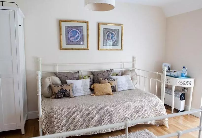 スタンダードトリプルルーム, Birch House Bed & Breakfast