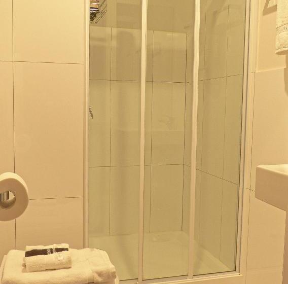 غرفة قياسية, Cambridge House