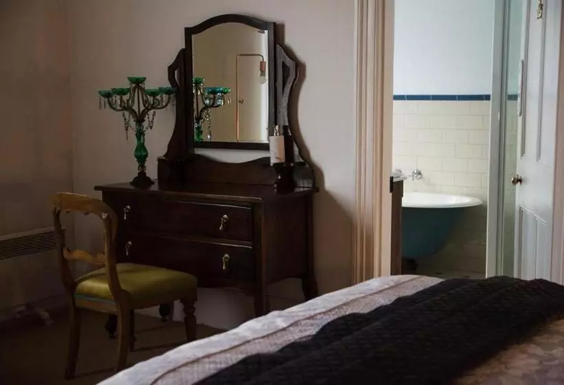 スイート, Cambridge House