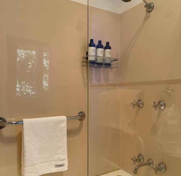 جناح, Cambridge House