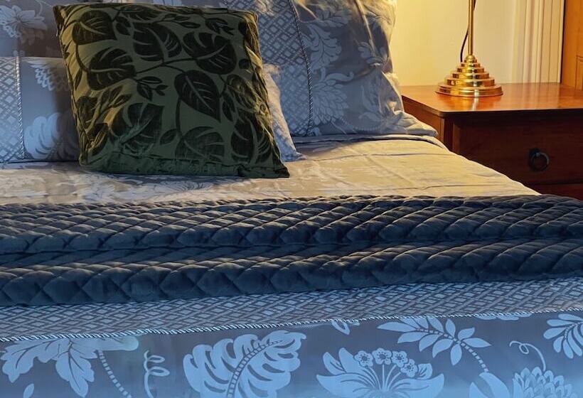 غرفة قياسية, Cambridge House