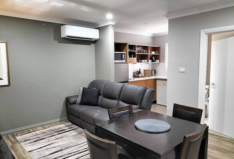 سوئیت خانواده 2 خوابه, De Russie Boutique