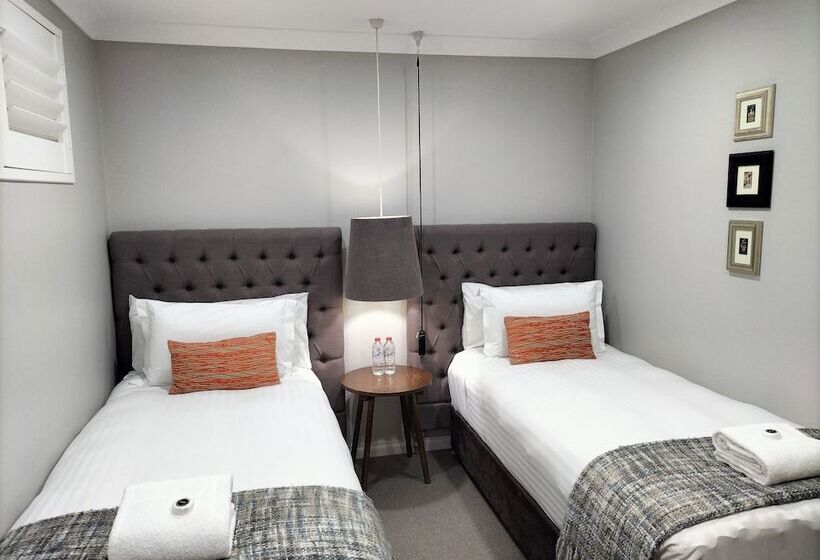 سوییت خانوادگی, De Russie Boutique