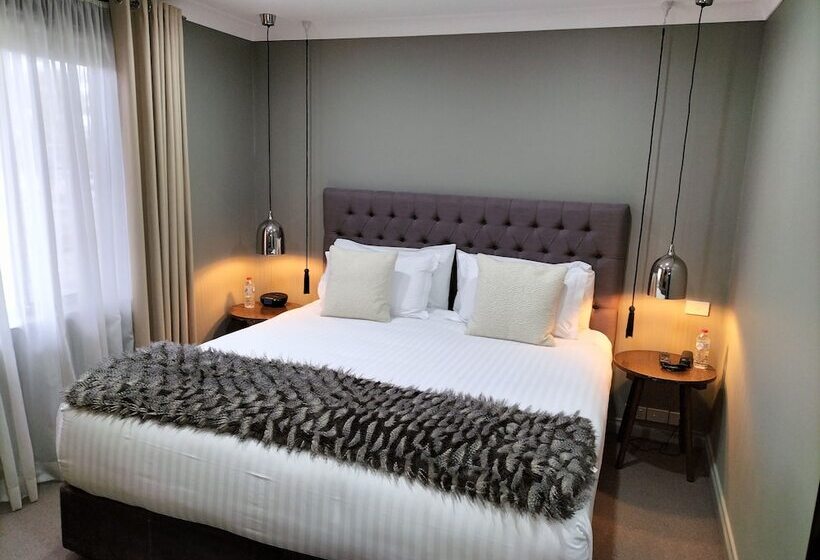 سوییت خانوادگی, De Russie Boutique