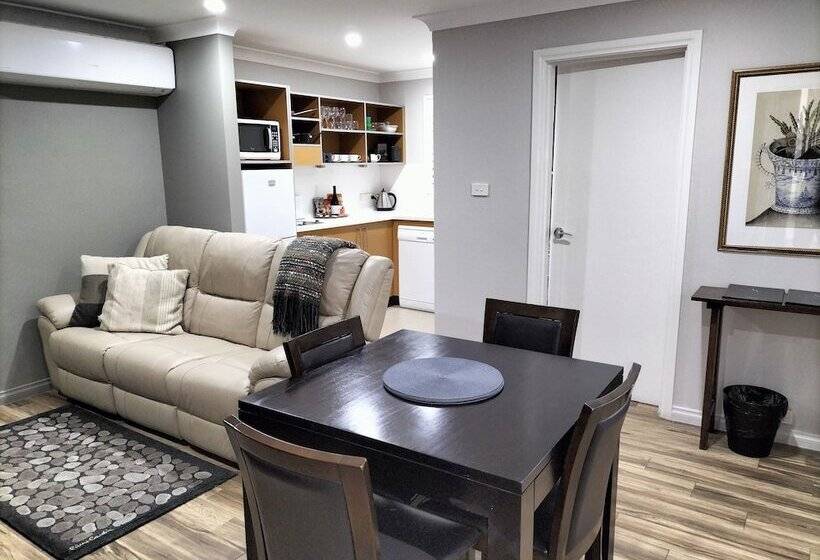 سوییت خانوادگی, De Russie Boutique