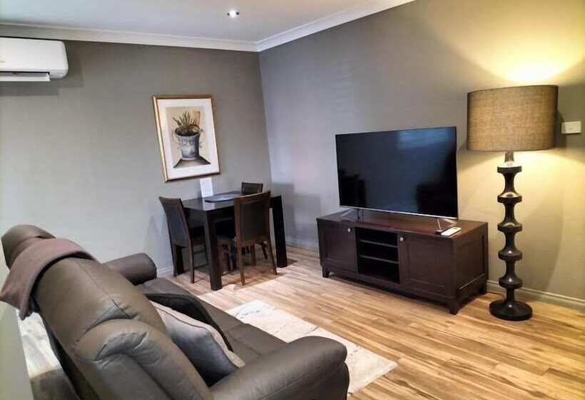 سوییت, De Russie Boutique