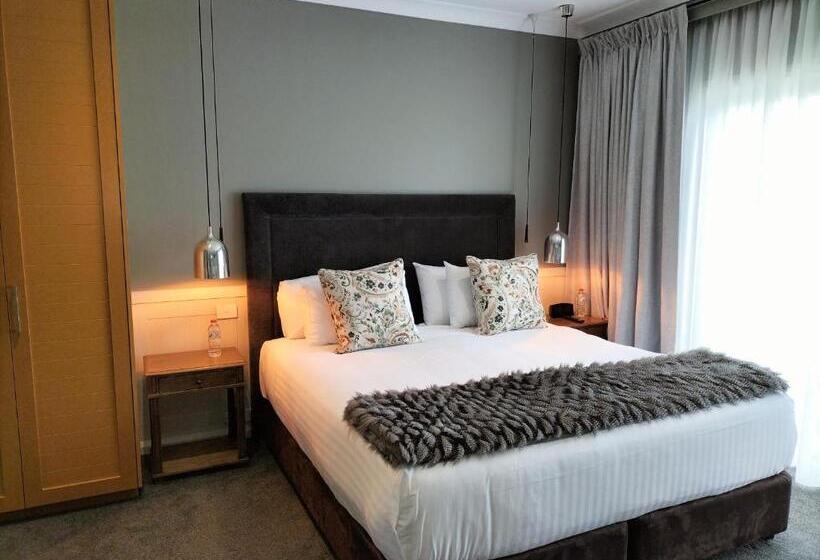 استودیوی استاندارد, De Russie Boutique