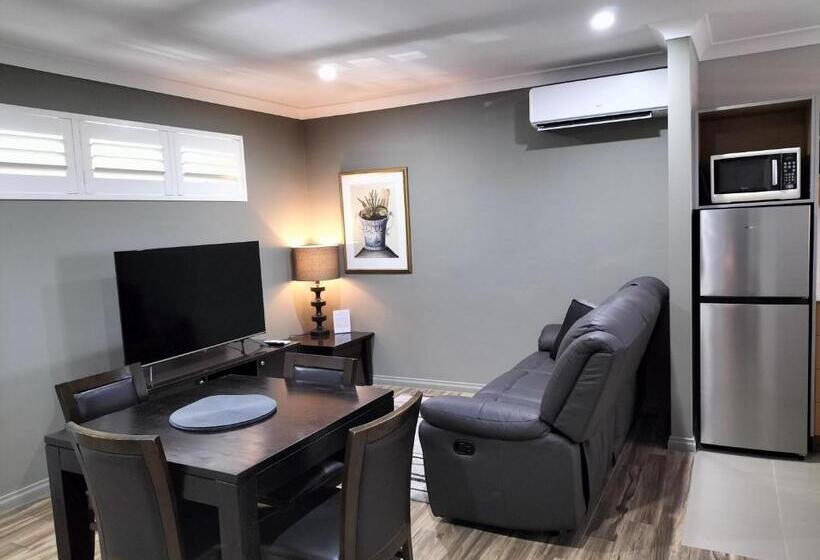 سوئیت خانواده 2 خوابه, De Russie Boutique