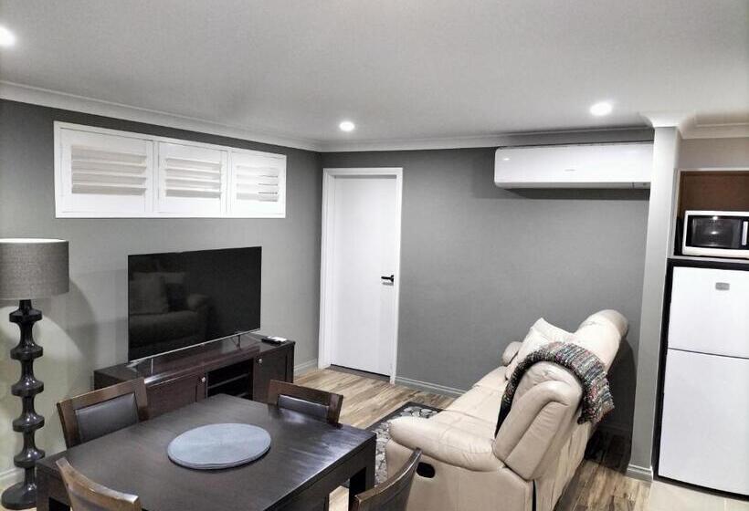 سوییت خانوادگی, De Russie Boutique