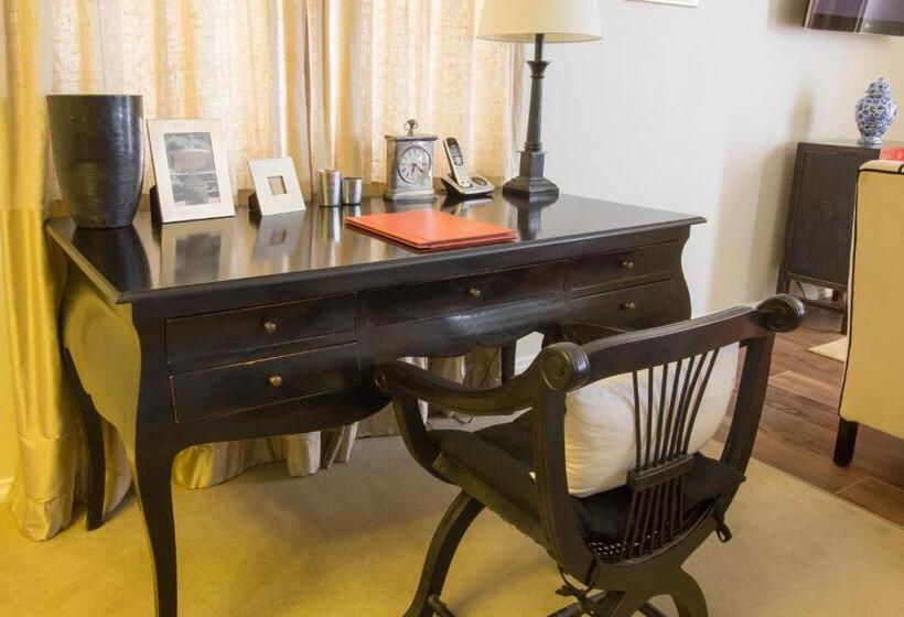 سوئیت پرزیدنت, De Russie Boutique