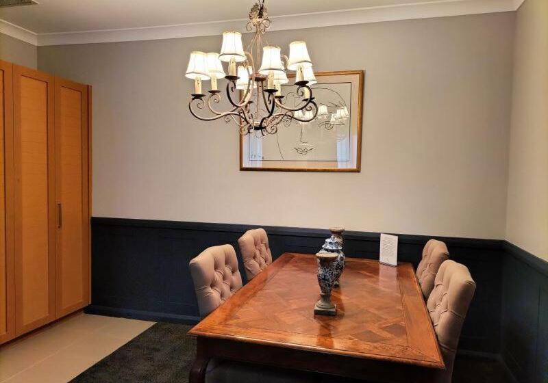 سوئیت پرزیدنت, De Russie Boutique