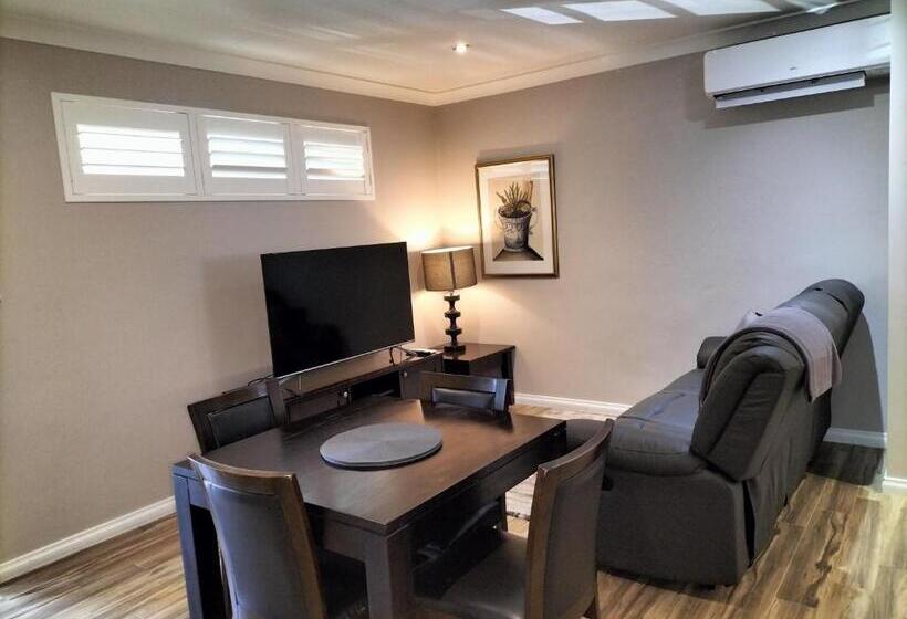 سوییت, De Russie Boutique