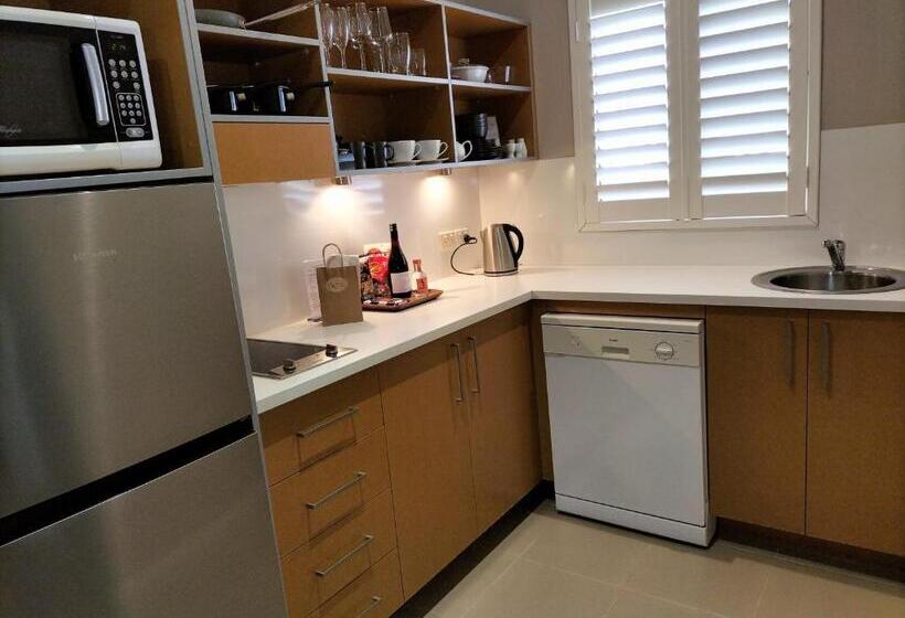 سوییت, De Russie Boutique