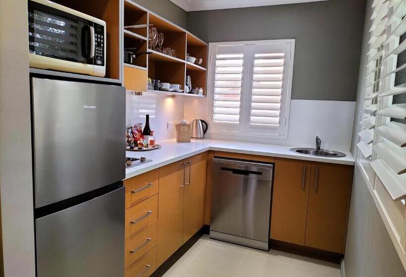 سوییت, De Russie Boutique