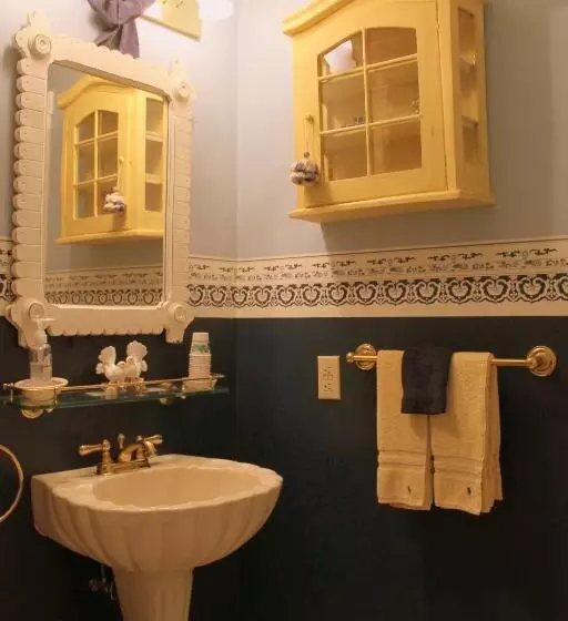 スイート, Hidden Springs Bed And Breakfast