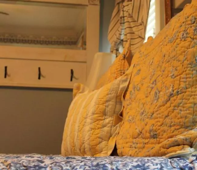 スイート, Hidden Springs Bed And Breakfast