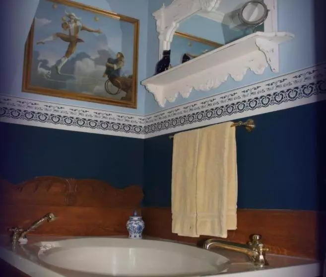スイート, Hidden Springs Bed And Breakfast