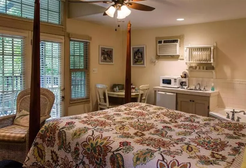 バスタブ付きスタンダードルーム, Hidden Springs Bed And Breakfast