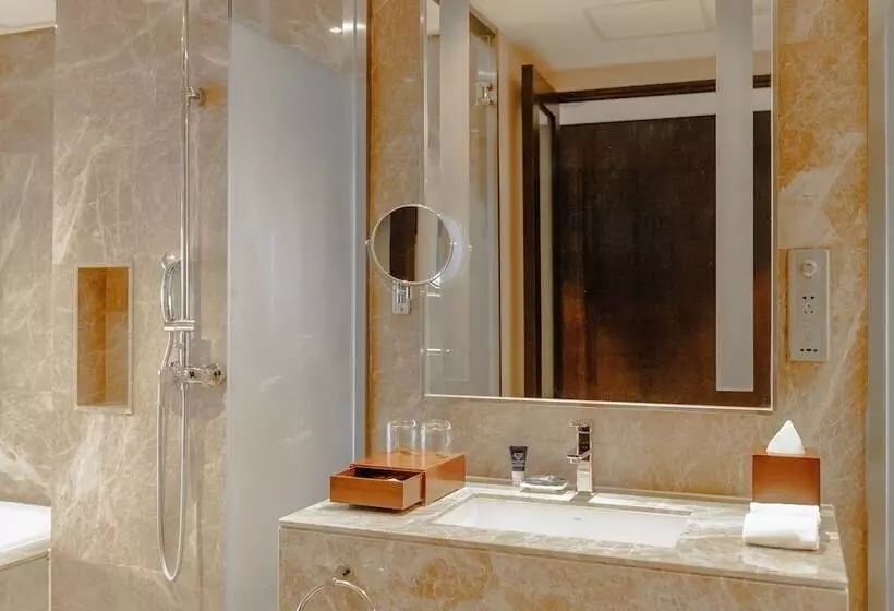 ２ダブルベッドのスタンダードルーム, Four Points By Sheraton Qingdao, West Coast
