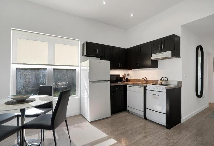 شقة غرفة واحدة مزودة بتراس, Sea Crest Resort