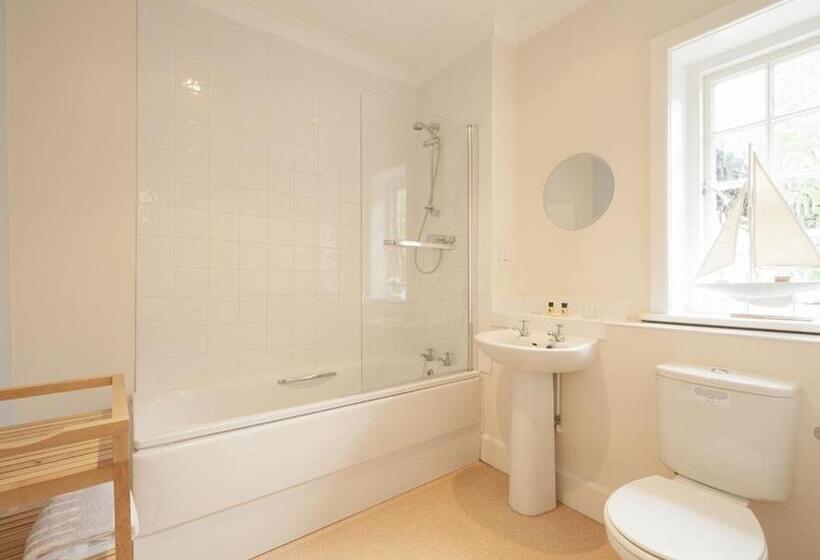 スタンダードルーム, The Fishbourne