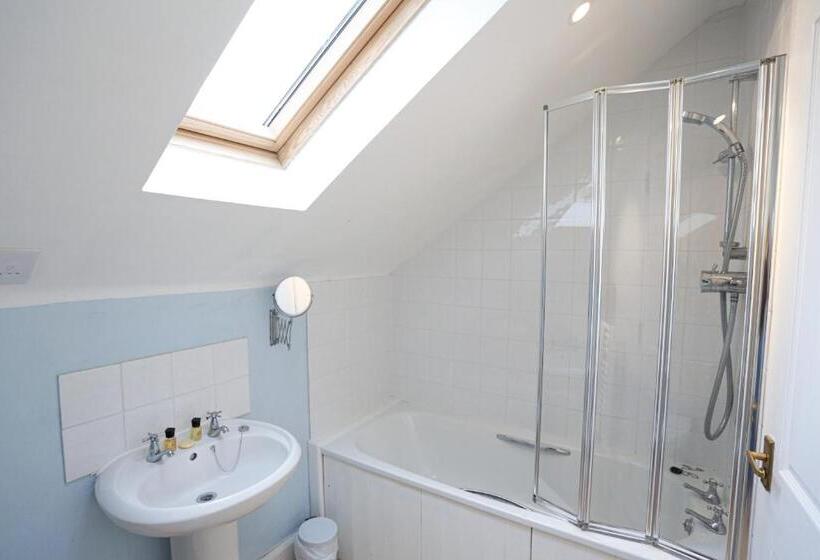 キングサイズベッドのスタンダードルーム, The Fishbourne