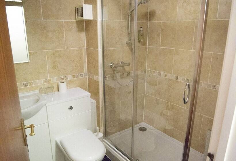 חדר סטנדרט, The Heath Inn