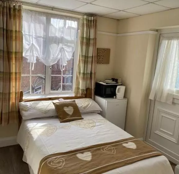 اتاق استاندارد با بالکن, Clarendon Lodge   Accommodation Only