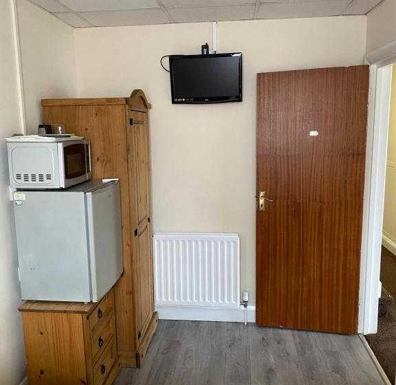 Номер Стандарт Индивидуальный, Clarendon Lodge   Accommodation Only