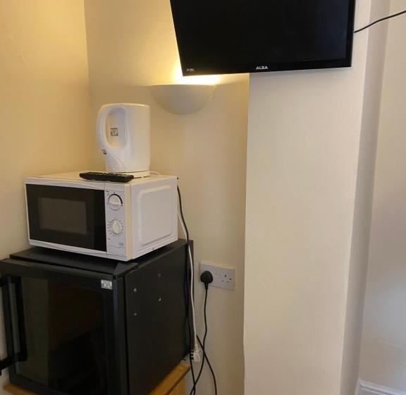 Номер Стандарт Индивидуальный, Clarendon Lodge   Accommodation Only