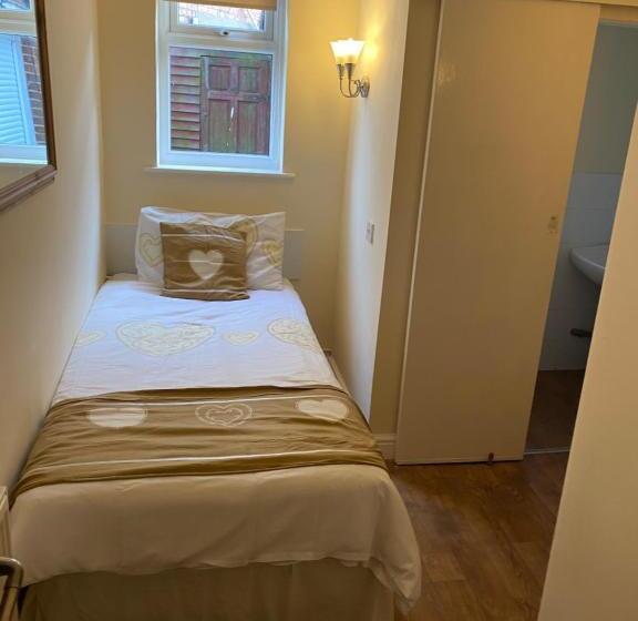 חדר סטנדרט יחיד, Clarendon Lodge   Accommodation Only