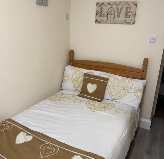 חדר סטנדרט יחיד, Clarendon Lodge   Accommodation Only