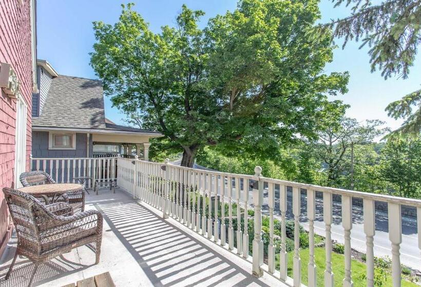 غرفة قياسية سرير كينج, Redwood Bed And Breakfast