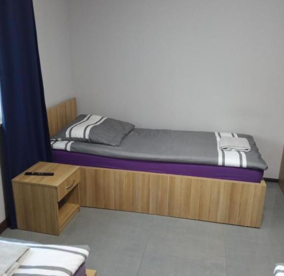 غرفة كومفورت ثلاثية, Czerwony Szafir Grodzisk