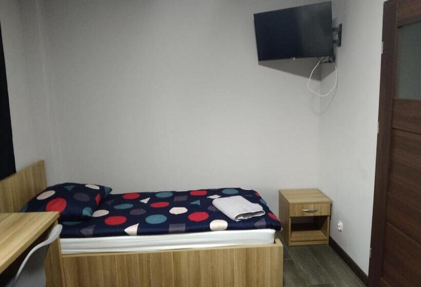 غرفة كومفورت ثلاثية, Czerwony Szafir Grodzisk