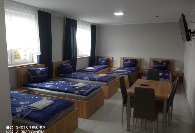 غرفة عائلية, Czerwony Szafir Grodzisk