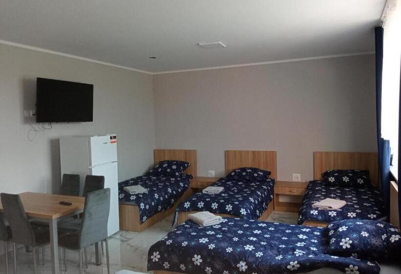 غرفة عائلية, Czerwony Szafir Grodzisk