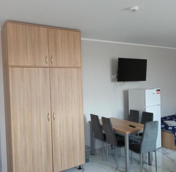 غرفة عائلية, Czerwony Szafir Grodzisk