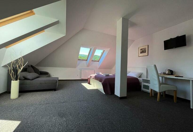 غرفة عائلية, Gospoda Magurska