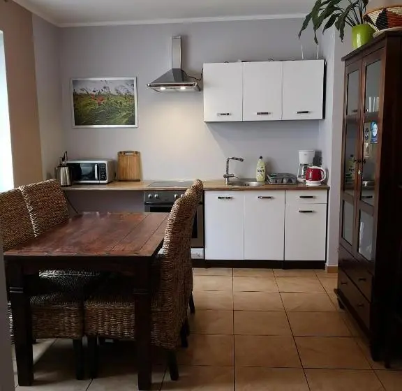 Standard Neljän Hengen Huone Jaettu Kylpyhuone, Mazurska 8a